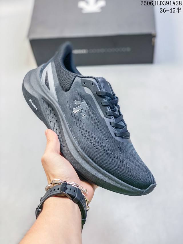 genuine label with half size Descente [Running] mesh breathable cushioning spor