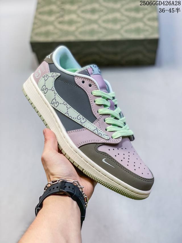 Limited edition of overseas hit product! Travis Scott X Fragment Design X Jordan