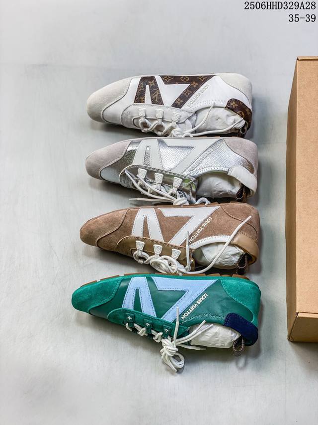 Donkey brand Sneakerina German training shoes series white, gray and brown roun