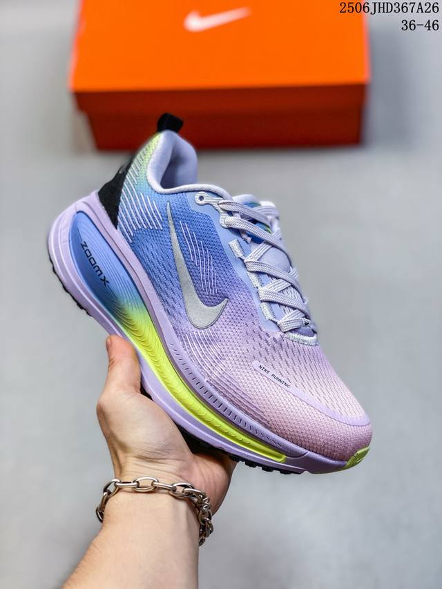 Nike Vomero 18 Nike comfortable shock-absorbing and non-slip low-top running sho
