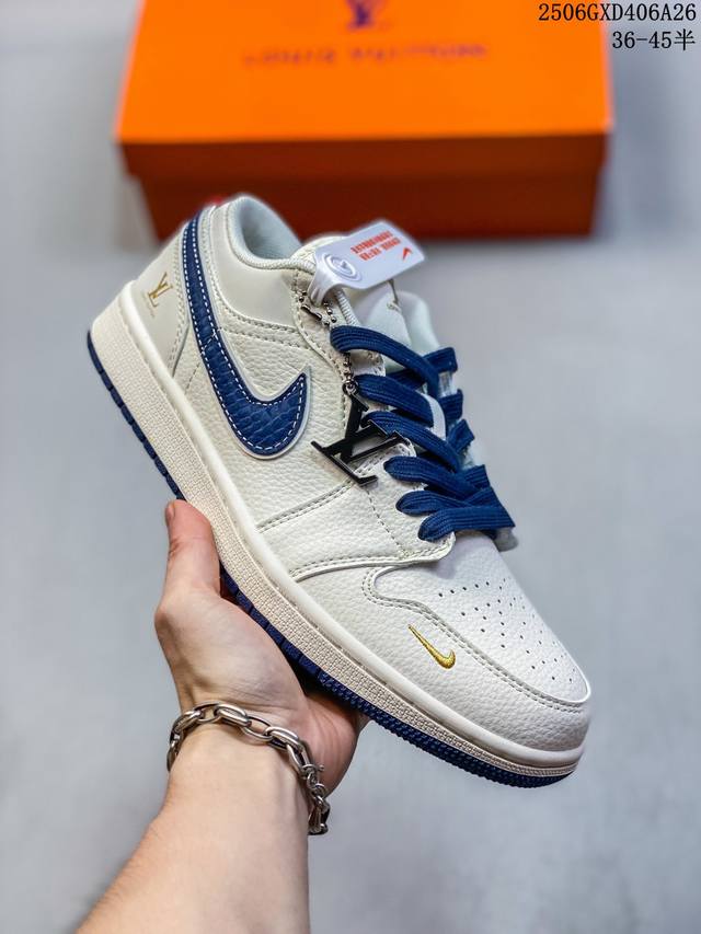 Overseas hit limited sale! Nike Jordan Air Jordan 1 "Lv joint blue scale hook"