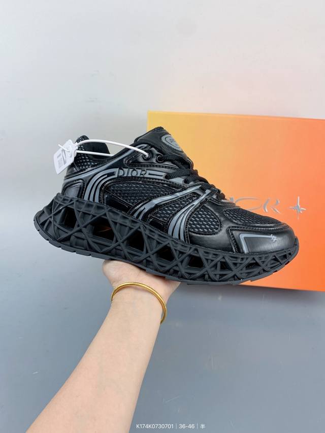 Original Dior B35 round toe lace-up low-top lifestyle sneakers Crafted from lig