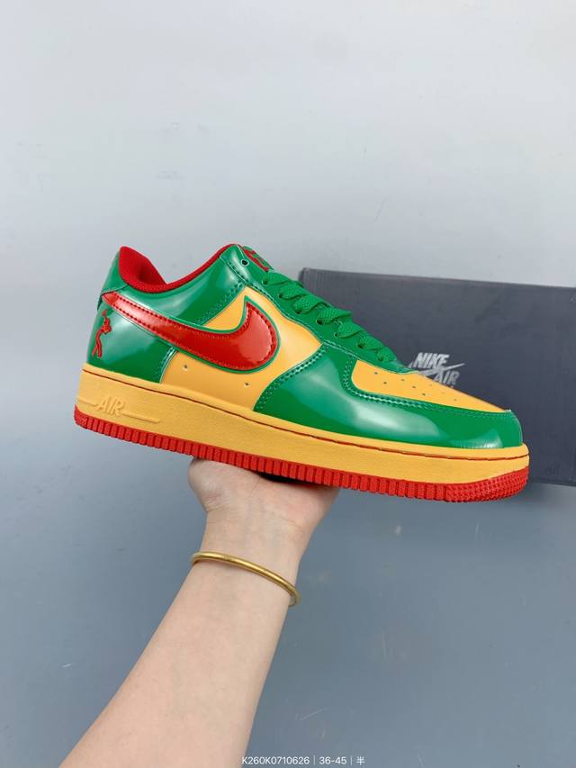 Nike Air Force 1 Low is a versatile casual sports shoe. The soft and elastic cu