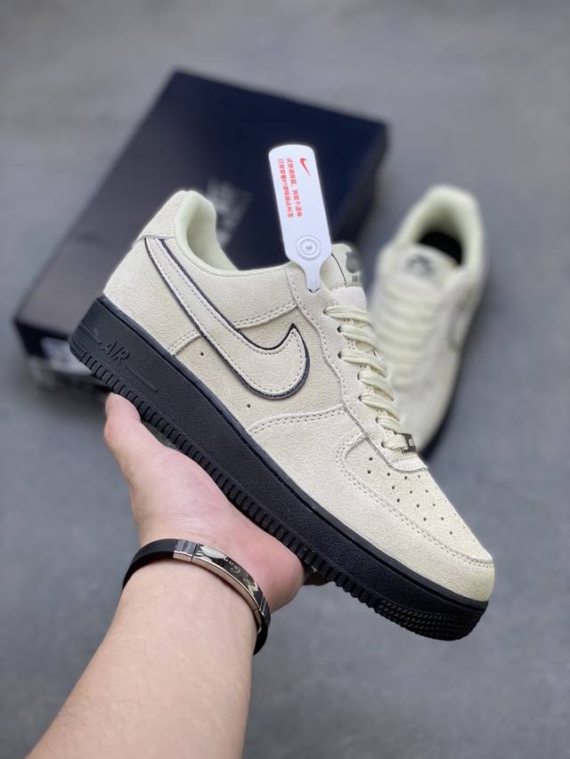Nike Air Force 1 Low light brown original last and original cardboard to create