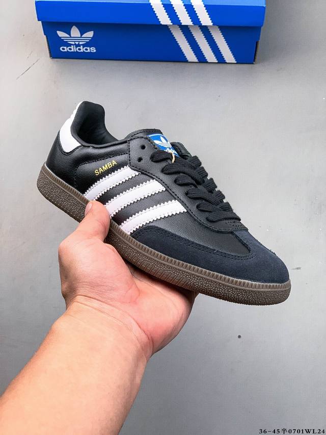 Company level! Adidas Samba Og classic shoe Adidas's classic Samba Og from near