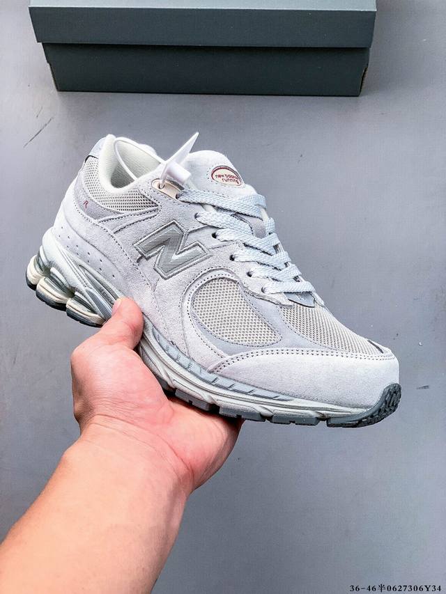 New Balance Nb 2 retro sneakers Wl 2Ra are launched worldwide. They are designe