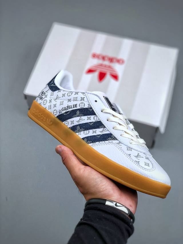 Adidas Samba Og Samba Street Series Dexun Sports Sneakers are made of solid col