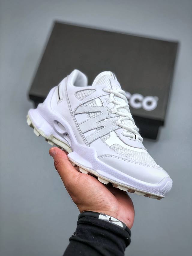 Ecco Couple's leather straps and mesh are breathable, combining classic and mode