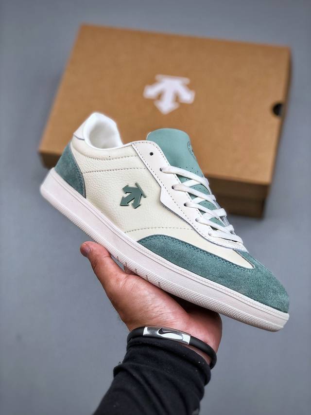 Descente Chron Retro stitching fashion trend wear-resistant low-top casual shoes