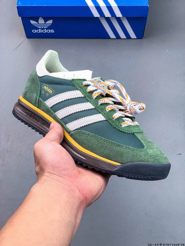 Company level! Adidas Sl 72 Rs is a brand new reset version. This retro shoe is