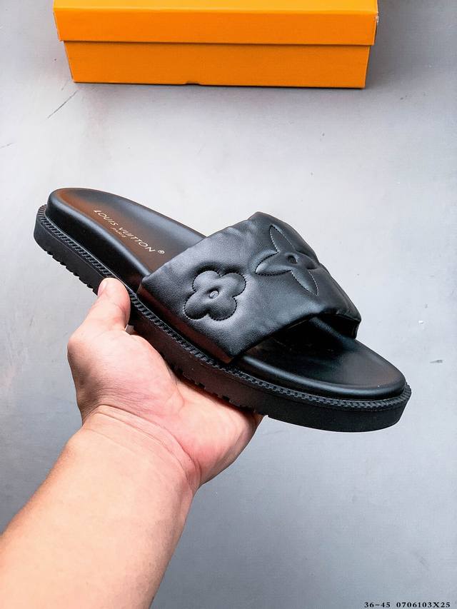 Louis Vuitton Louis Vuitton concave print pattern non-slip LV slippers This Pool