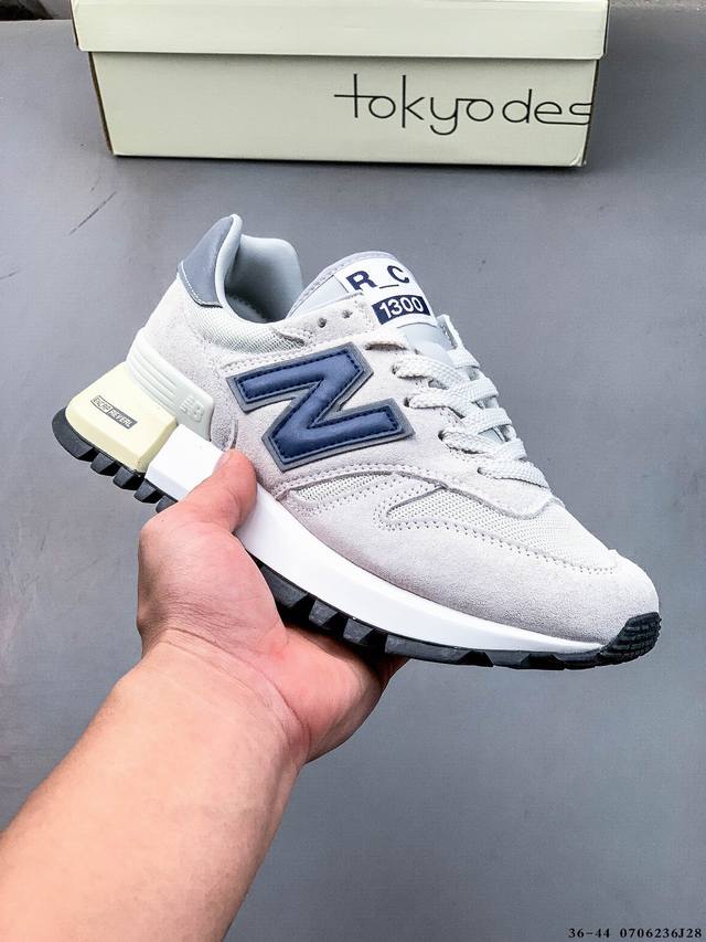 Collection New Balance Ws1300 retro casual jogging shoes made of original materi