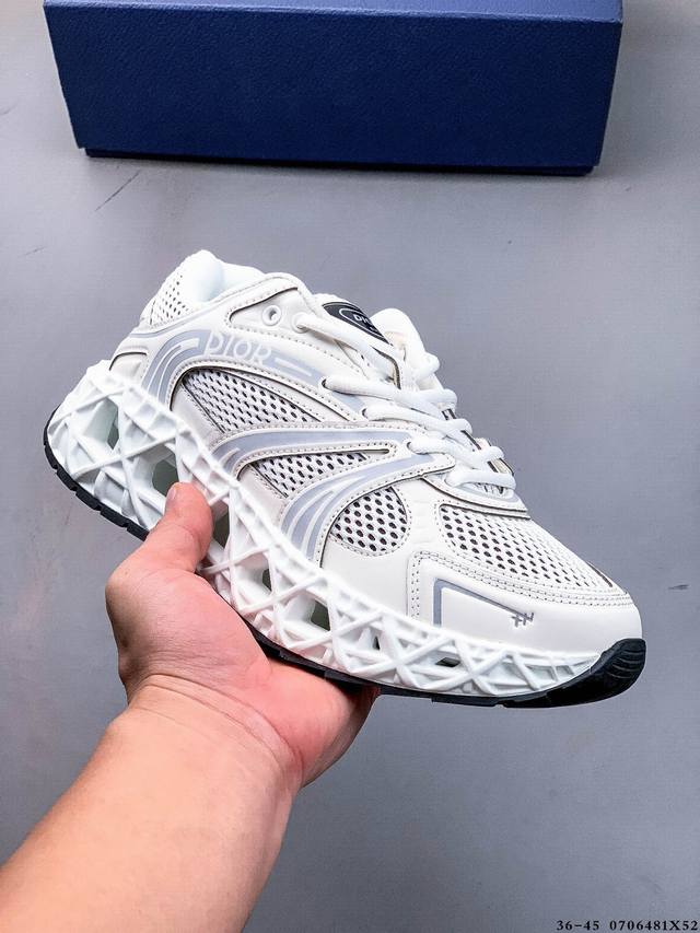 Company Level! Dior B35 round toe lace-up low-top lifestyle sneakers Crafted fro