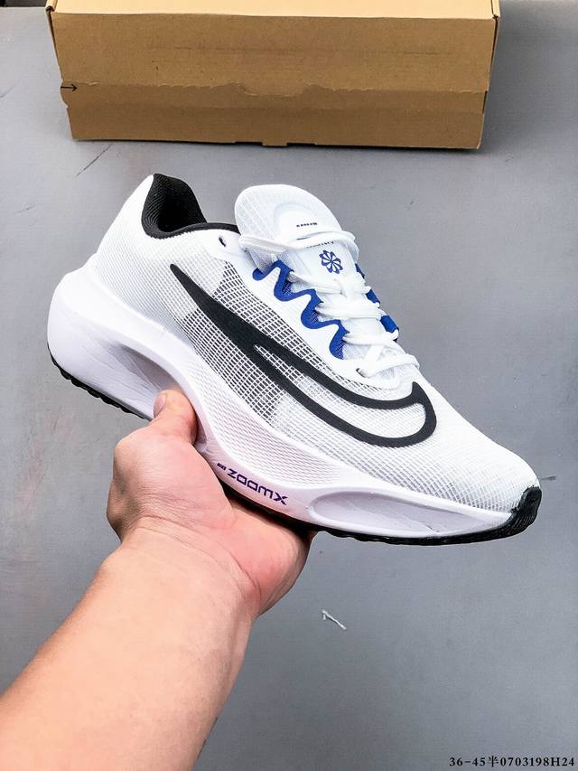 Collection Upgraded original last, using soft breathable woven mesh upper materi