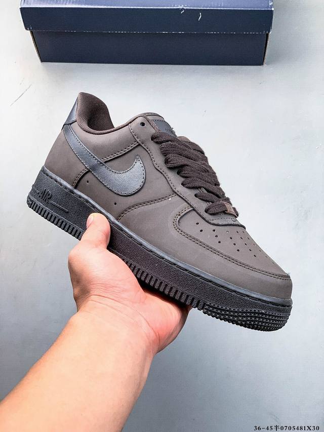 Original last data paper version, made of hard high-quality leather upper mater