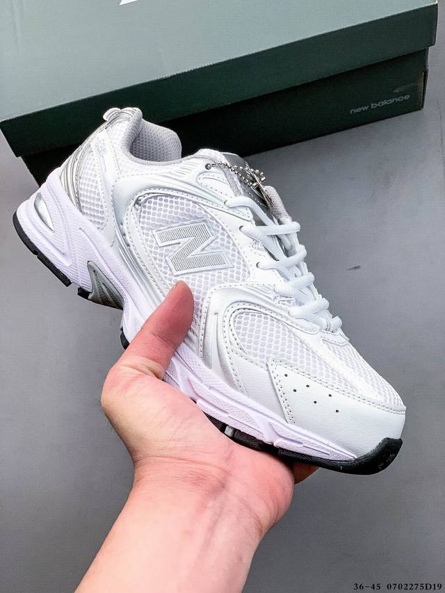 Made of high-quality fiber leather + breathable mesh material# Independent 3-la