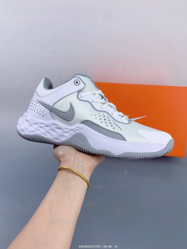 Nike Fly By Mid 3 Simple and versatile shock-absorbing, non-slip and wear-resist