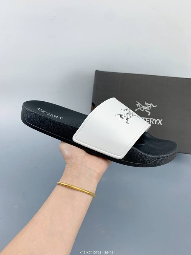 Arcteryx Slipper Beach Flip Flops Size: as shown in the picture Code: K42 41070