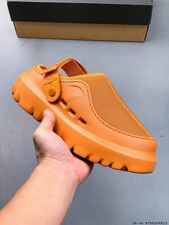 Ugg sandals are fashionable and versatile items. Sandals, beach shoes, slip-on s