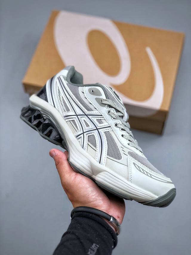 Asics Gel-Kinetic Fluent breathable mesh upper with some synthetic leather mater