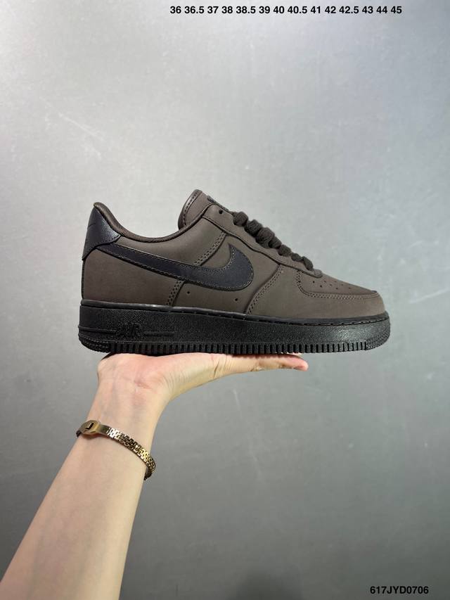 Corporate-level Nike Air Force 1 '07 Air Force One low-top casual sneakers in b