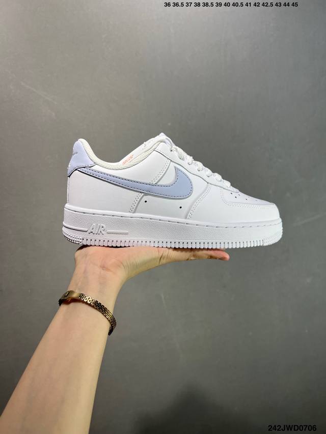 Company-level Air Force 1 '07 Low Original last and original cardboard to creat