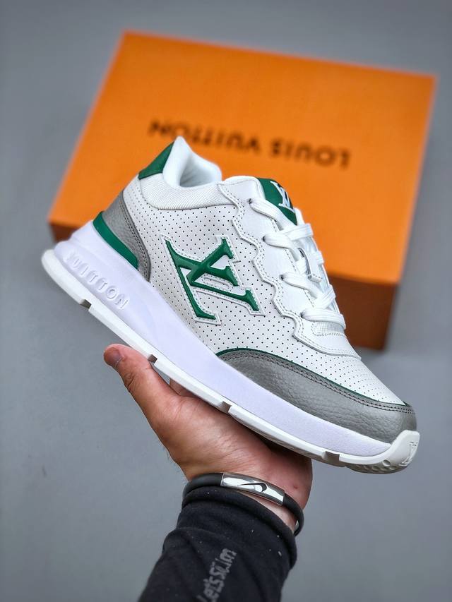Louis Vuitton Classic LvLouis Vuitton sneakers, white shoes series, comfortable