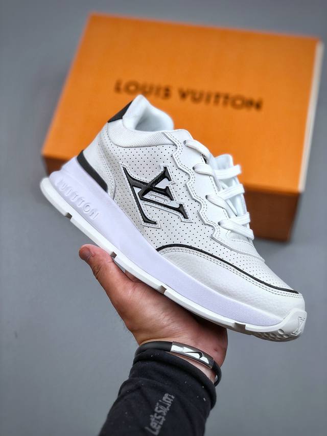 Louis Vuitton Classic LvLouis Vuitton sneakers, white shoes series, comfortable