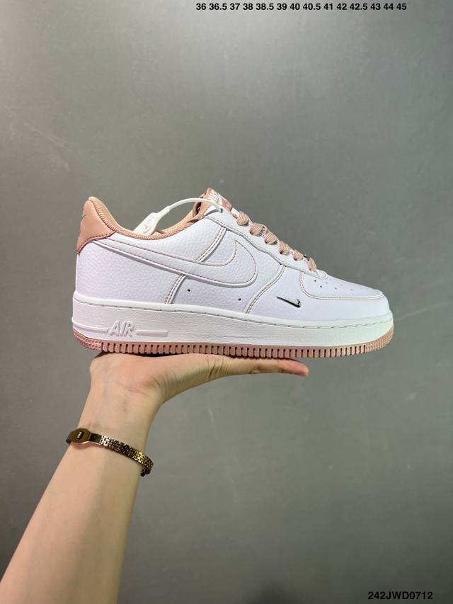 Company-level Nike Air Force 1 Low white and black line small gold hook Air Forc