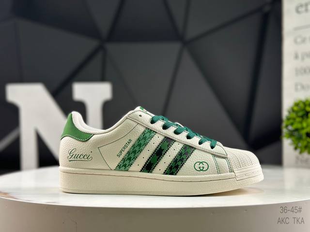 Overseas hit limited edition! High-end custom Adidas "Gucci collaboration - off-