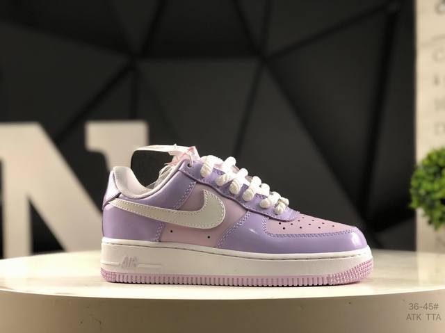 Nike Air Force 7 low-top versatile casual sneakers. Soft, springy cushioning and