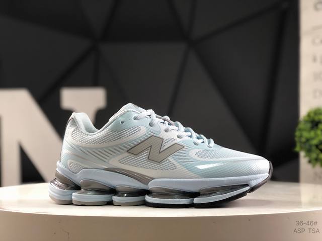 New Balance Nb U 0 running shoes. This remake of a classic shoe incorporates pop