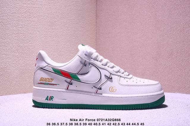 Corporate-grade Nike Air Force 1 Low, original last and cardboard for a pure Air