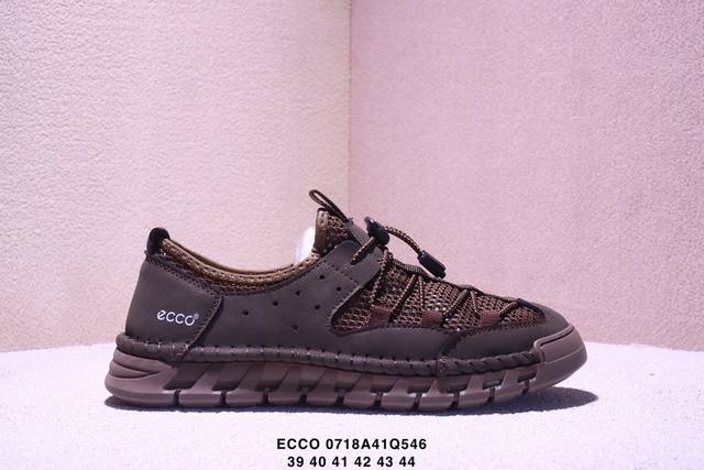 Ecco running and casual shoes. The overall upper has clear and refined stitching