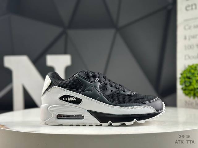 mudguard and Cordura high-strength nylon upper. The toe box is also reinforced.