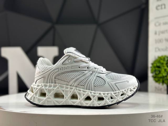 Dior Dior men's and women's shoes, made of environmentally friendly cowhide leat
