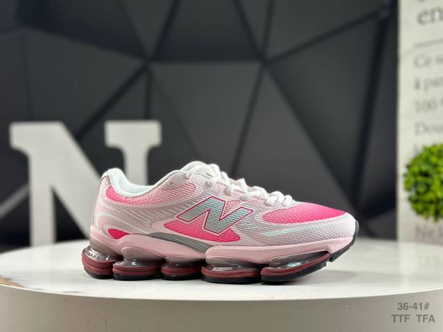New Balance Nb U 0 running shoes. This remake of a classic shoe incorporates pop