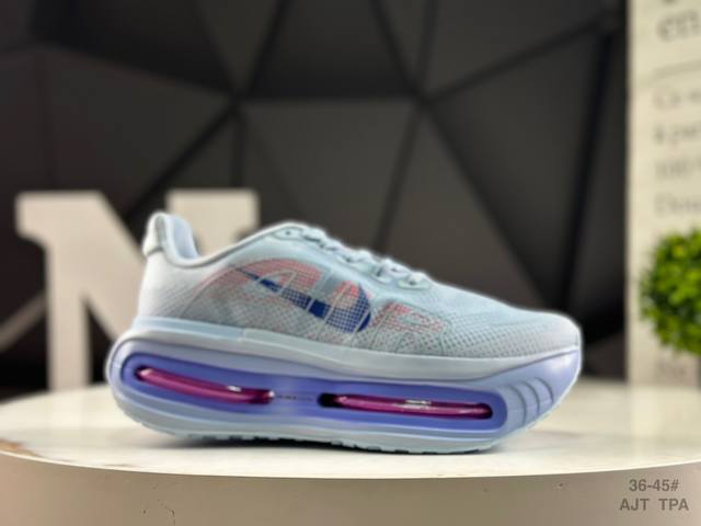 Nike Zoom Premium. This comfortable, cushioned, and slip-resistant low-top runni