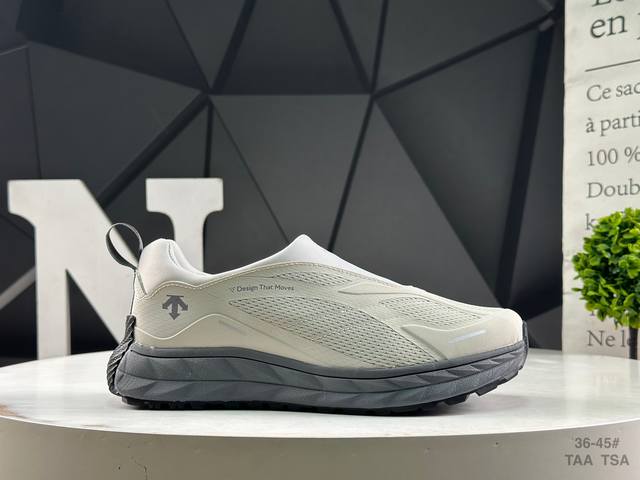 Descente Terrain D comfortable, non-slip, wear-resistant low-top casual shoes It