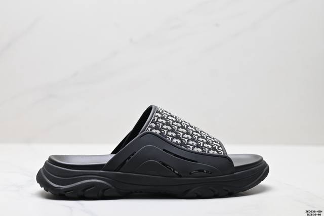 Original Dior H-Town rubber Oblique print slippers pay tribute to the sporty sty