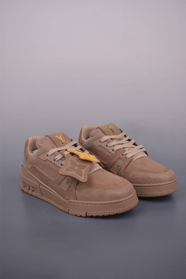S Lv Trainer limited collaboration, the latest colorway, only available domestic