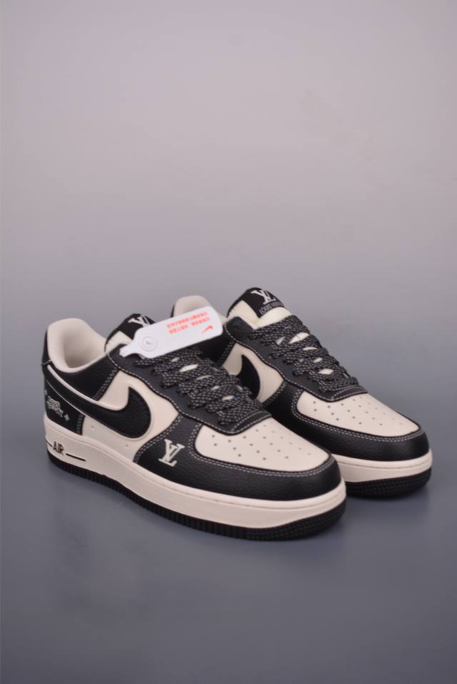 Nike Air Force 1 Low Lv co-branded original last and cardboard to create a pure