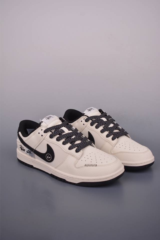 Nike SB Dunk Low, a Stussy collaboration, is a pure, original product from a lea