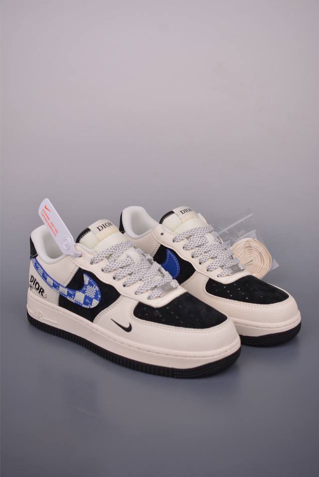 Nike Air Force 1 Low Dior collaboration, original last and cardboard for a pure