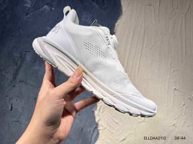 New Arrival: Actual Photos of the Descente Chron, a corporate-grade version. Des