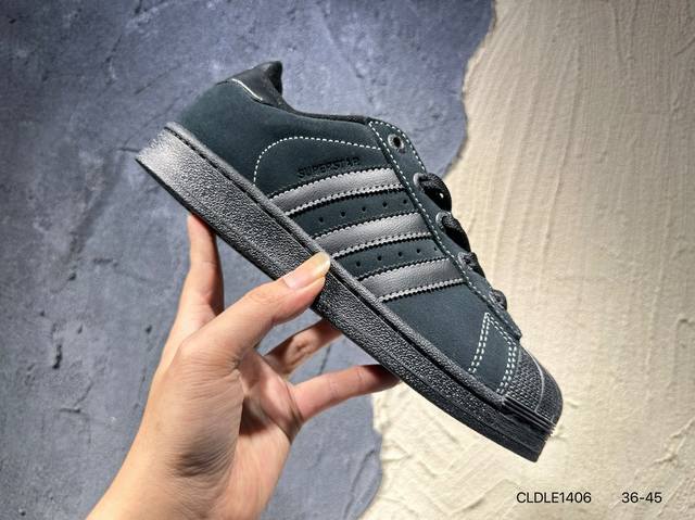 New product launch real shot of men's and women's shoes with genuine half-size U
