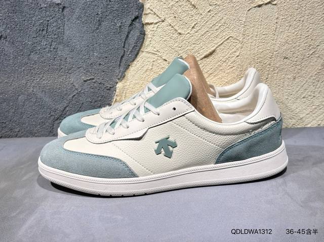 New arrival: Descente Chron. This stylish, retro-inspired casual sneaker feature