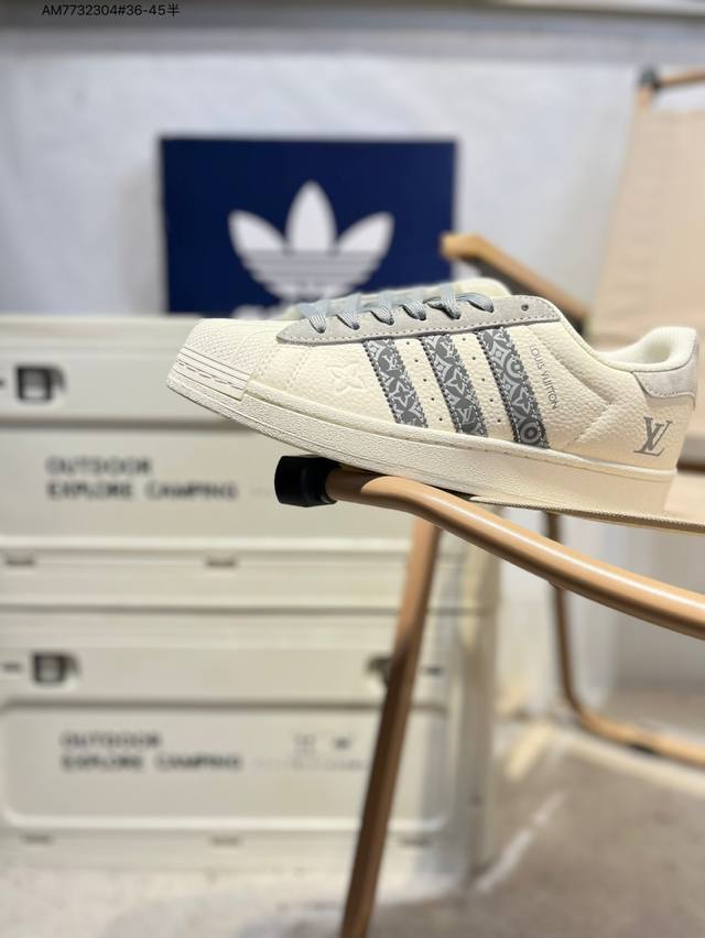 Lv X Adidas Originals Superstar classic colorway, classic shell toe, official we