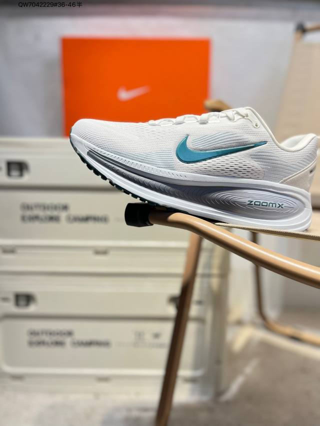 Nike Vomero 18 lightweight running shoes comfortable and versatile non-slip wear