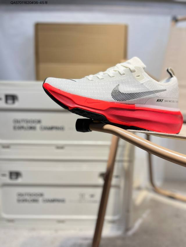 uses exposed Flyknit flying woven fabric upper material Equipped with Zoomx ligh